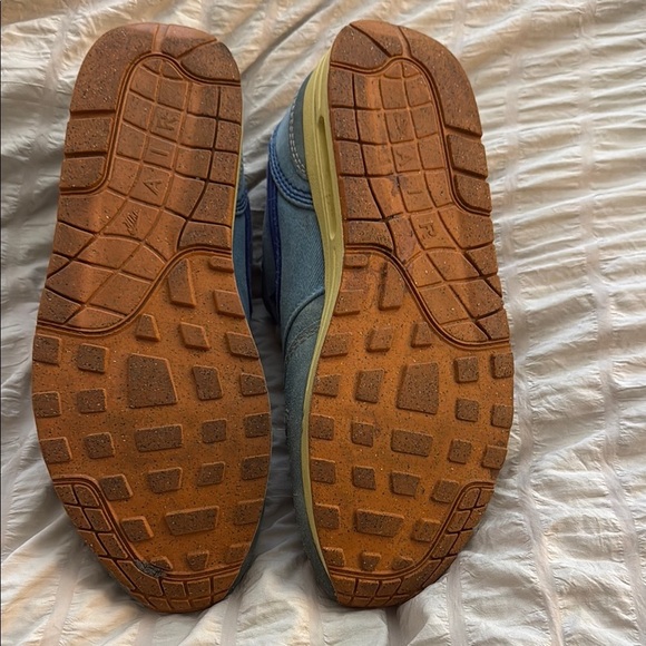 Nike Air Max 1 PRM
Dirty Denim Blue and Yellow Retro Sneakers - size 11.5 - Picture 4 of 9